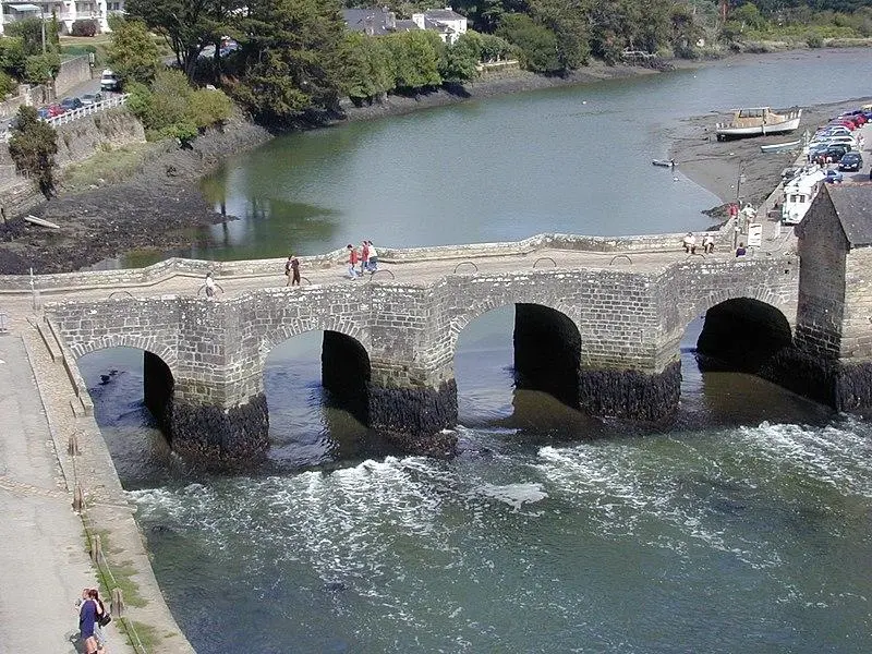 Foto von Saint-Goustan Bridge - William M. Connolley sur Wikipédia anglais - © Creative Commons (https://creativecommons.org/licenses/by-sa/4.0/deed.fr)