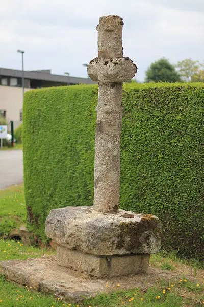 Picture of Kermarech cross - XIIIfromTOKYO - © Creative Commons (https://creativecommons.org/licenses/by-sa/4.0/deed.fr)