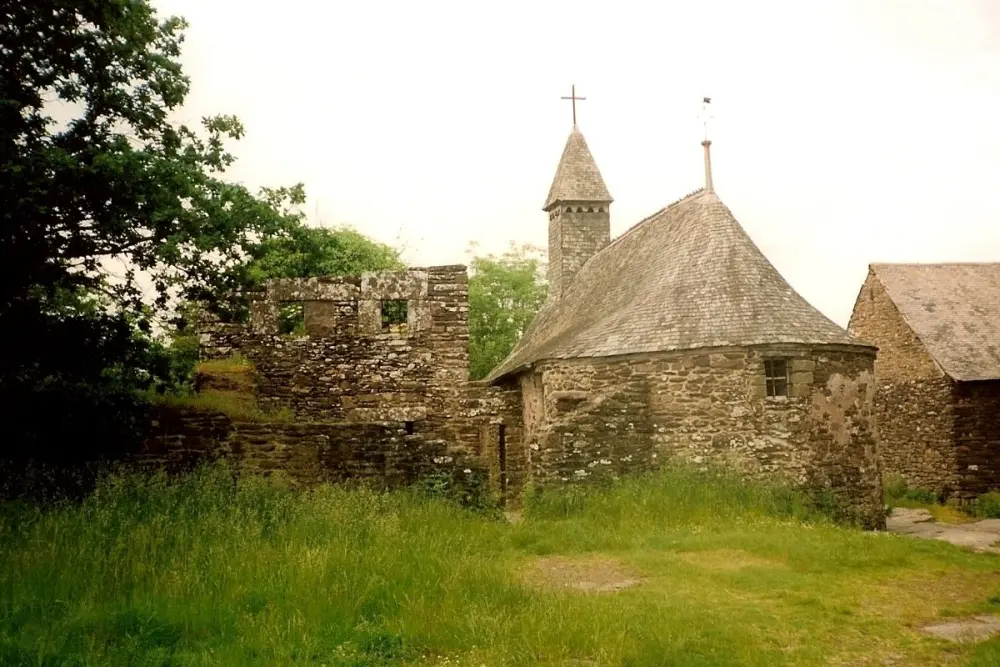 Foto von Saint-Jean-Kapelle - Sous licence Creative Commons (https://creativecommons.org/licenses/by-sa/4.0/deed.fr) - Par Farz brujunet - © Creative Commons (https://creativecommons.org/licenses/by-sa/4.0/deed.fr)
