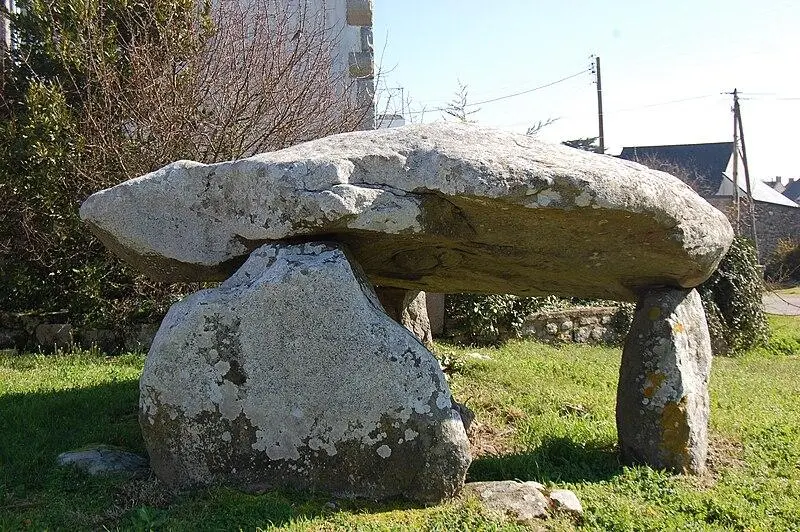 Foto de Dolmen de Beaumer - Auregann - © Creative Commons (https://creativecommons.org/licenses/by-sa/4.0/deed.fr)