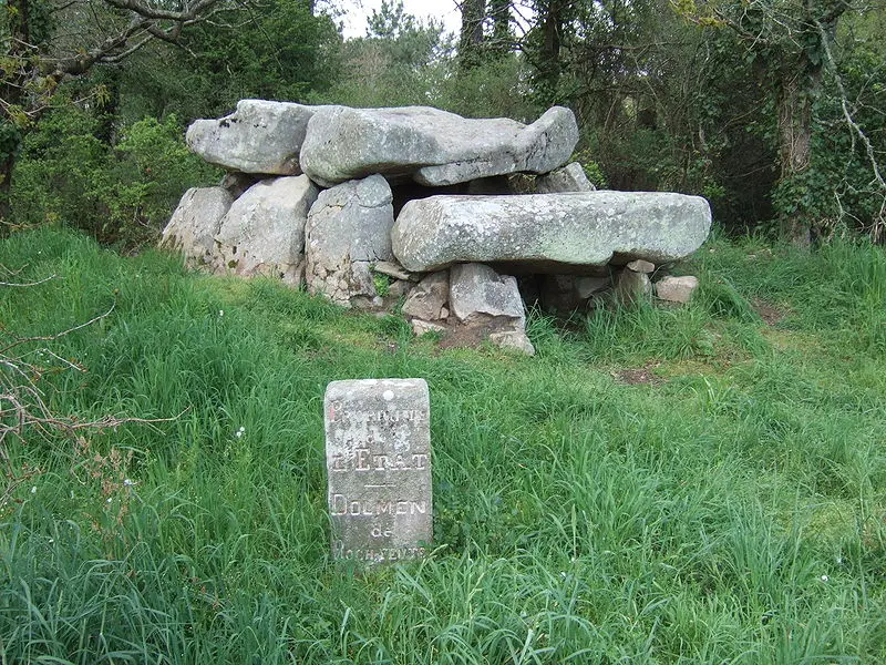 Foto de Dolmen de Roch-Feutet - No machine-readable author provided. Stevage assum - © Creative Commons (https://creativecommons.org/licenses/by-sa/4.0/deed.fr)