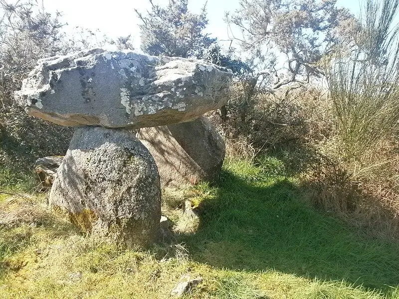 Foto de Dolmen dice Roch-Vihan - Tsaag Valren - © Creative Commons (https://creativecommons.org/licenses/by-sa/4.0/deed.fr)