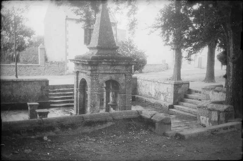 Foto di Fontana di santo corné - POP Plateforme Ouverte du Patrimoine / Base Mérimée - © Ministère de la Culture (France), Médiathèque du patrimoine et de la photographie, diffusion RMN-GP