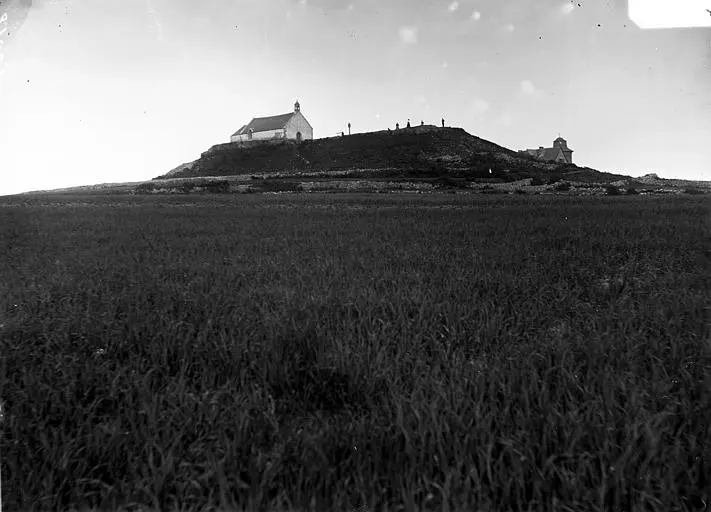 Foto von Tumulus-Dolmen von Mont-Saint-Michel - POP Plateforme Ouverte du Patrimoine / Base Mérimée - © Ministère de la Culture (France), Médiathèque du patrimoine et de la photographie, diffusion RMN-GP