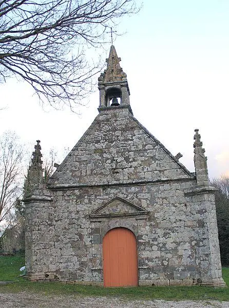 Foto von Kapelle und Brunnen der Dreifaltigkeit - XIIIfromTOKYO - © Creative Commons (https://creativecommons.org/licenses/by-sa/4.0/deed.fr)