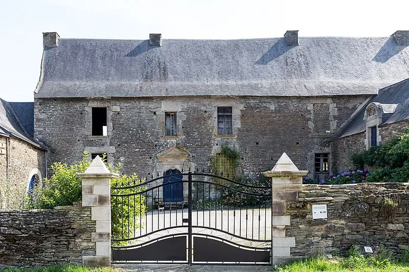 Picture of Courtyard - Pymouss - © Creative Commons (https://creativecommons.org/licenses/by-sa/4.0/deed.fr)