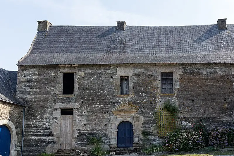 Picture of Courtyard - Pymouss - © Creative Commons (https://creativecommons.org/licenses/by-sa/4.0/deed.fr)