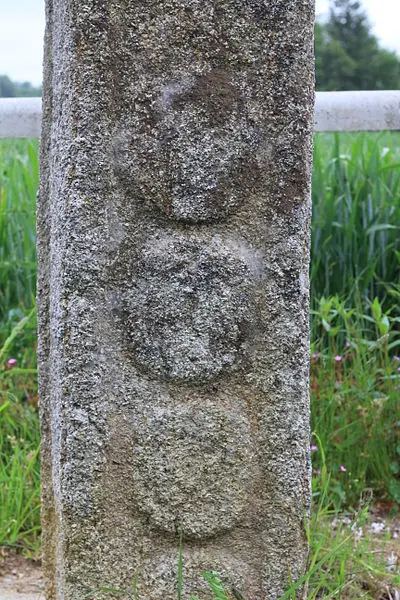 Picture of Kerofret cross - XIIIfromTOKYO - © Creative Commons (https://creativecommons.org/licenses/by-sa/4.0/deed.fr)