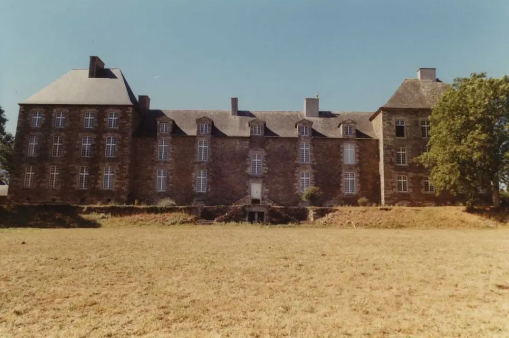 Picture of Coëtbo castle - POP Plateforme Ouverte du Patrimoine / Base Mérimée - © Ministère de la Culture (France), Médiathèque du patrimoine et de la photographie, tous droits réservés
