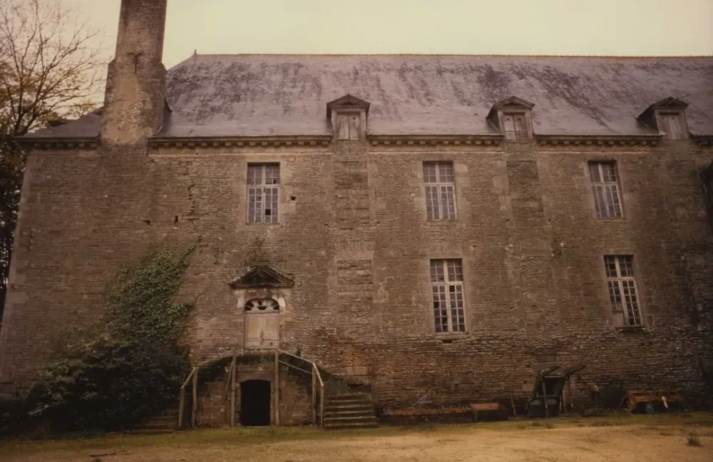 Foto de Abadía de Saint-Jean-De-Prés - POP Plateforme Ouverte du Patrimoine / Base Mérimée - © Ministère de la Culture (France), Médiathèque du patrimoine et de la photographie, tous droits réservés