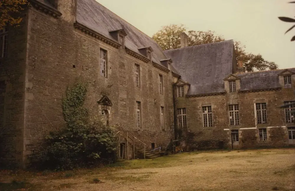 Foto de Abadía de Saint-Jean-De-Prés - POP Plateforme Ouverte du Patrimoine / Base Mérimée - © Ministère de la Culture (France), Médiathèque du patrimoine et de la photographie, tous droits réservés