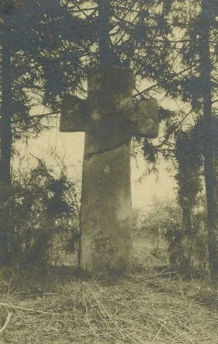 Picture of Monolithic cross in granite, brewed - POP Plateforme Ouverte du Patrimoine / Base Mérimée - © Ministère de la Culture (France), Médiathèque du patrimoine et de la photographie, tous droits réservés