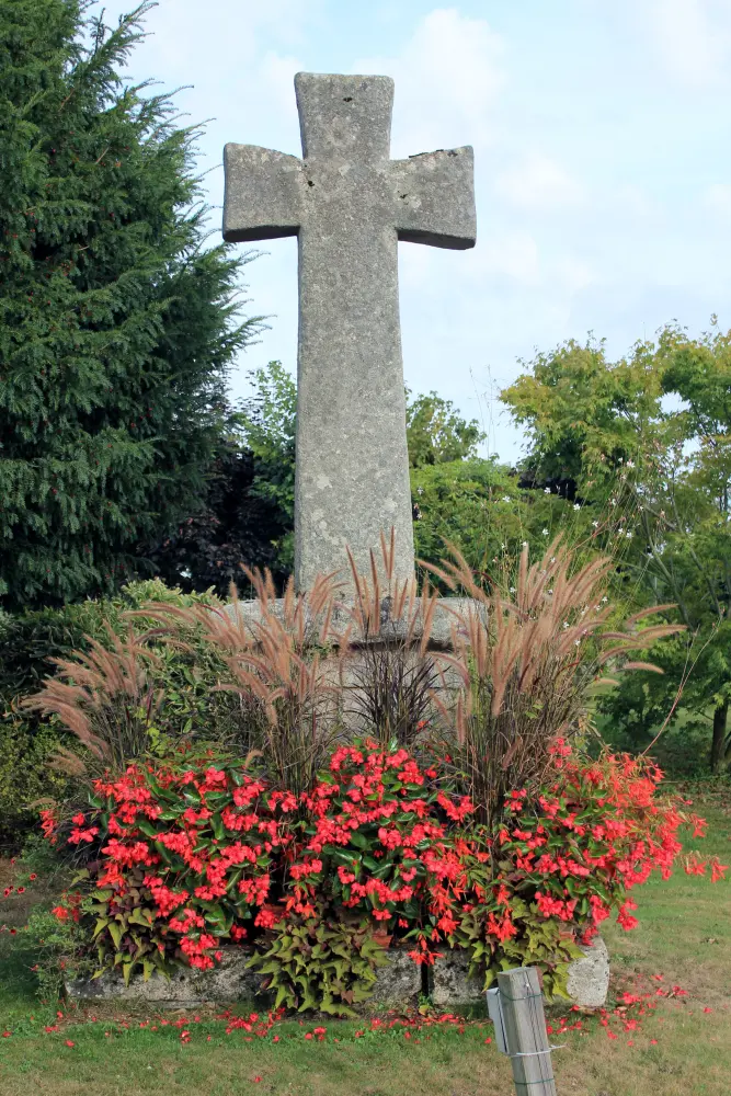 Picture of Monolithic cross in granite, brewed - Sous licence Creative Commons (https://creativecommons.org/licenses/by-sa/4.0/deed.fr) - Par XIIIfromTOKYO - © Creative Commons (https://creativecommons.org/licenses/by-sa/4.0/deed.fr)