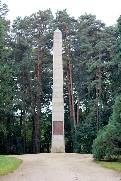 Foto de Treinta columna - XIIIfromTOKYO - © Creative Commons (https://creativecommons.org/licenses/by-sa/4.0/deed.fr)