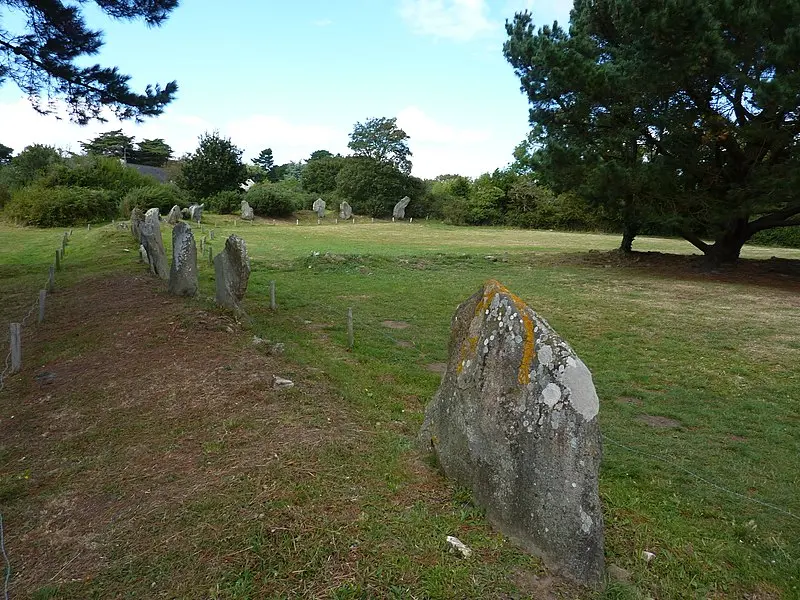 Picture of Kergenan Cromlech - Pethrus - © Creative Commons (https://creativecommons.org/licenses/by-sa/4.0/deed.fr)