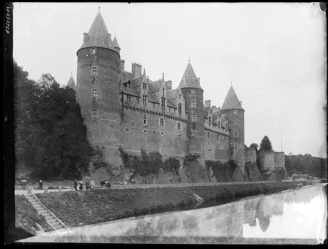Foto de Castillo - POP Plateforme Ouverte du Patrimoine / Base Mérimée - © Ministère de la Culture (France), Médiathèque du patrimoine et de la photographie, diffusion GrandPalaisRmn Photo