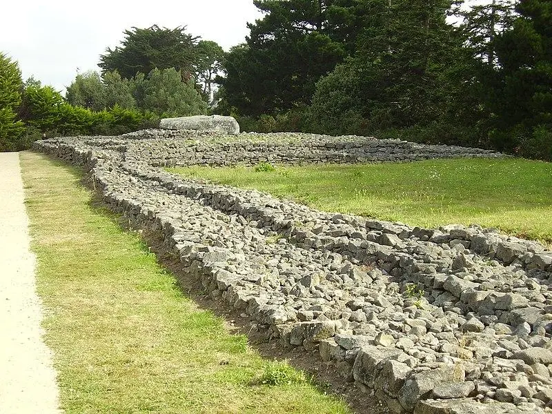 Photo de Tumulus - Kamel15 - © Creative Commons (https://creativecommons.org/licenses/by-sa/4.0/deed.fr)