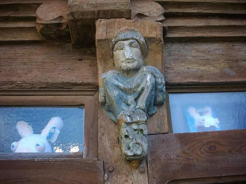 Foto von Haus des 15. Jahrhunderts, das Haushaus oder Maison des Singes genannt - Fab5669 - © Creative Commons (https://creativecommons.org/licenses/by-sa/4.0/deed.fr)