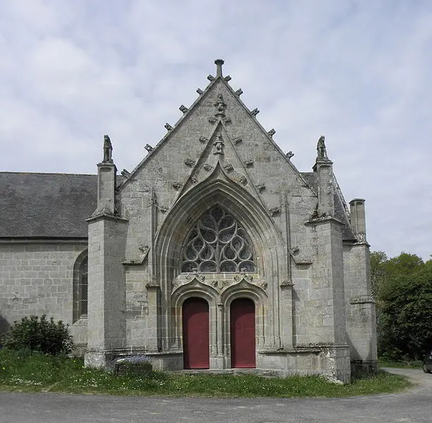 Picture of Chapel of Locmaria and its fountain - GO69 - © Creative Commons (https://creativecommons.org/licenses/by-sa/4.0/deed.fr)