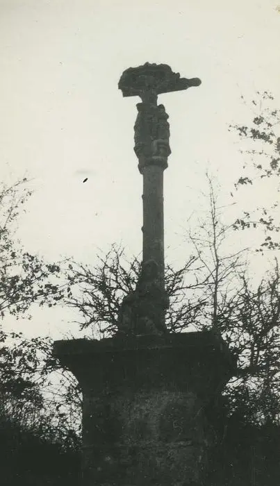 Foto de Cruz de Kerentrech - POP Plateforme Ouverte du Patrimoine / Base Mérimée - © Ministère de la Culture (France), Médiathèque du patrimoine et de la photographie, tous droits réservés