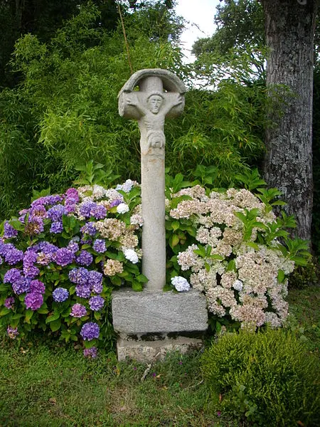 Foto de Cruz del siglo XVI - Fab5669 - © Creative Commons (https://creativecommons.org/licenses/by-sa/4.0/deed.fr)