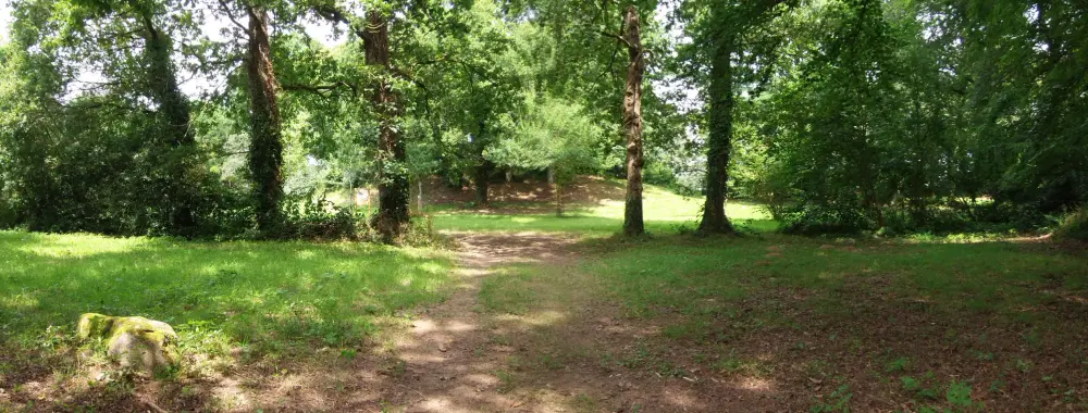 Foto de Campamento rouëts - Sous licence Creative Commons (https://creativecommons.org/licenses/by-sa/4.0/deed.fr) - Par PanierAvide - © Creative Commons (https://creativecommons.org/licenses/by-sa/4.0/deed.fr)
