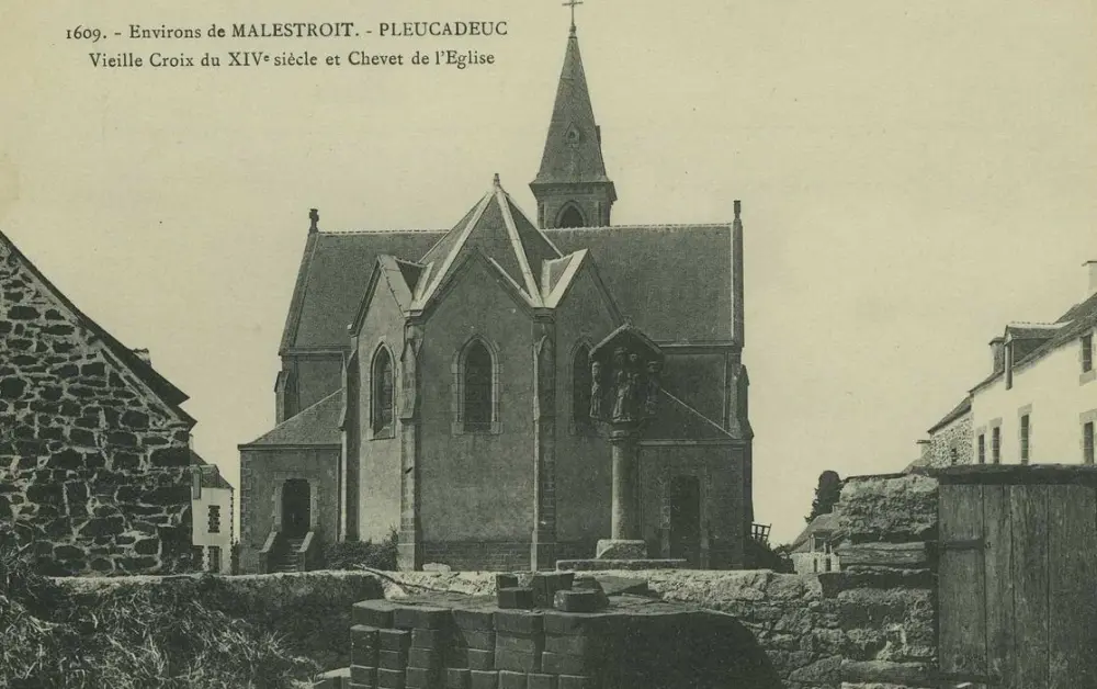 Foto von 16. Jahrhundert Kreuz hinter der Kirche - POP Plateforme Ouverte du Patrimoine / Base Mérimée - © Ministère de la Culture (France), Médiathèque du patrimoine et de la photographie, tous droits réservés