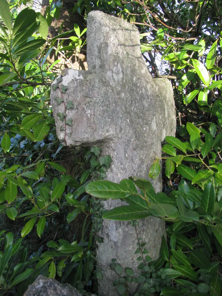Foto von Granitpfad Kreuz - Sous licence Creative Commons (https://creativecommons.org/licenses/by-sa/4.0/deed.fr) - Par JYLL56 - © Creative Commons (https://creativecommons.org/licenses/by-sa/4.0/deed.fr)