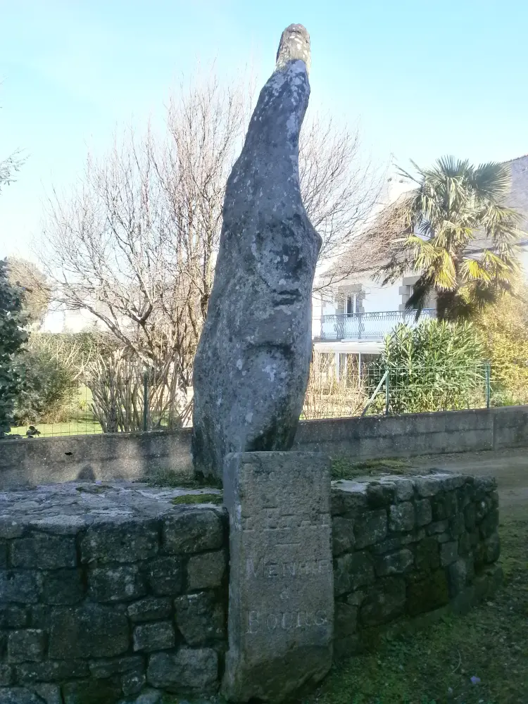Picture of Menhir says of the town - Sous licence Creative Commons (https://creativecommons.org/licenses/by-sa/4.0/deed.fr) - Par Tsaag Valren - © Creative Commons (https://creativecommons.org/licenses/by-sa/4.0/deed.fr)