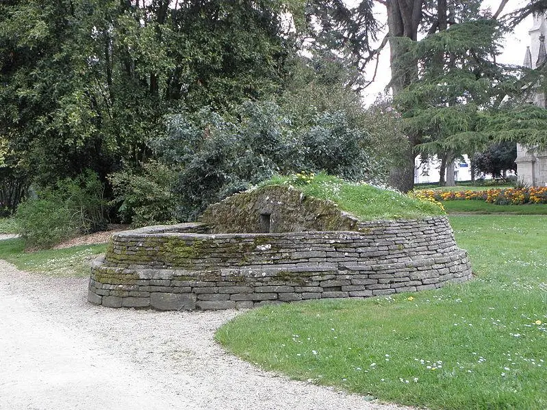 Photo de Sépulture circulaire de l'âge du fer - GO69 - © Creative Commons (https://creativecommons.org/licenses/by-sa/4.0/deed.fr)