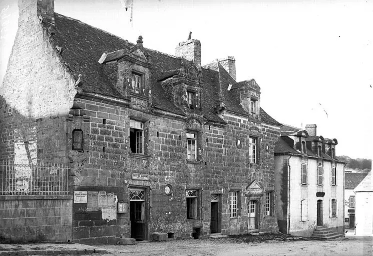 Photo de Ancienne maison des Princes de Rohan, actuellement mairie - POP Plateforme Ouverte du Patrimoine / Base Mérimée - © Ministère de la Culture (France), Médiathèque du patrimoine et de la photographie, diffusion RMN-GP