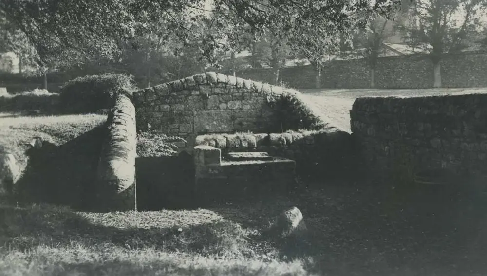 Foto de Recuerdo Fuente - POP Plateforme Ouverte du Patrimoine / Base Mérimée - © Ministère de la Culture (France), Médiathèque du patrimoine et de la photographie, tous droits réservés