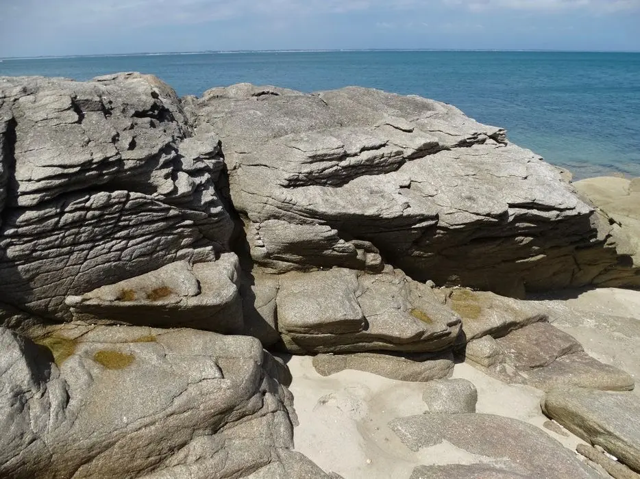 Foto von Kreisförmige Beerdigung des Pointe d'Er-Limouzen - POP Plateforme Ouverte du Patrimoine / Base Mérimée - © Ministère de la Culture (France), Association Paysages de Mégalithes – Tous droits réservés