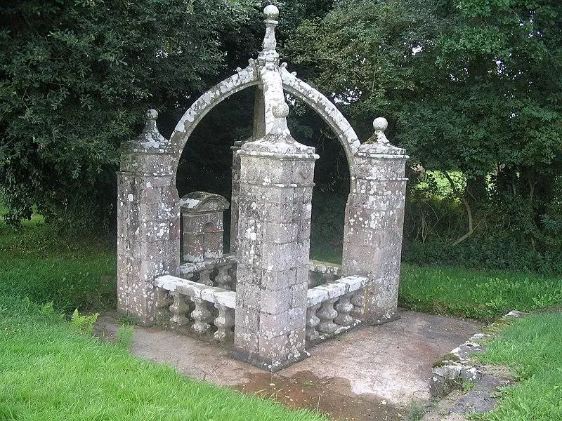 Picture of Saint-Fiacre fountain - Patrice78500 - © Creative Commons (https://creativecommons.org/licenses/by-sa/4.0/deed.fr)