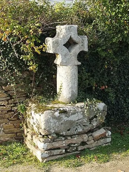 Photo de Croix percée - Petro - © Creative Commons (https://creativecommons.org/licenses/by-sa/4.0/deed.fr)