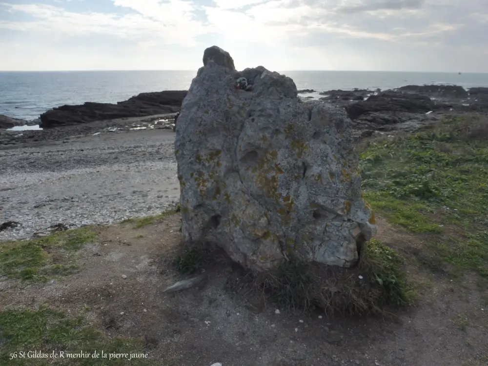 Foto von Menhir sagt kercambre gelb - Sous licence Creative Commons (https://creativecommons.org/licenses/by-sa/4.0/deed.fr) - Par Milca56 - © Creative Commons (https://creativecommons.org/licenses/by-sa/4.0/deed.fr)