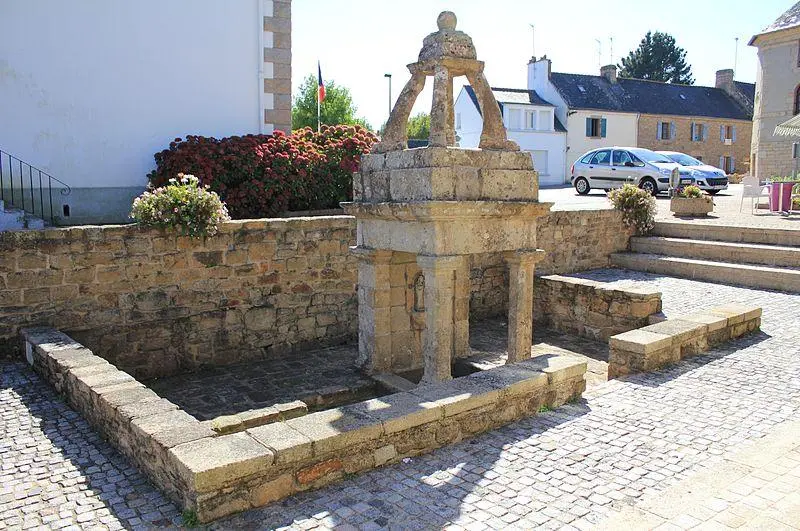 Foto de Fuente Bourg - XIIIfromTOKYO - © Creative Commons (https://creativecommons.org/licenses/by-sa/4.0/deed.fr)
