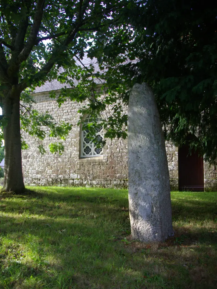 Foto de Monteir menhir - Sous licence Creative Commons (https://creativecommons.org/licenses/by-sa/4.0/deed.fr) - Par Fab5669 - © Creative Commons (https://creativecommons.org/licenses/by-sa/4.0/deed.fr)
