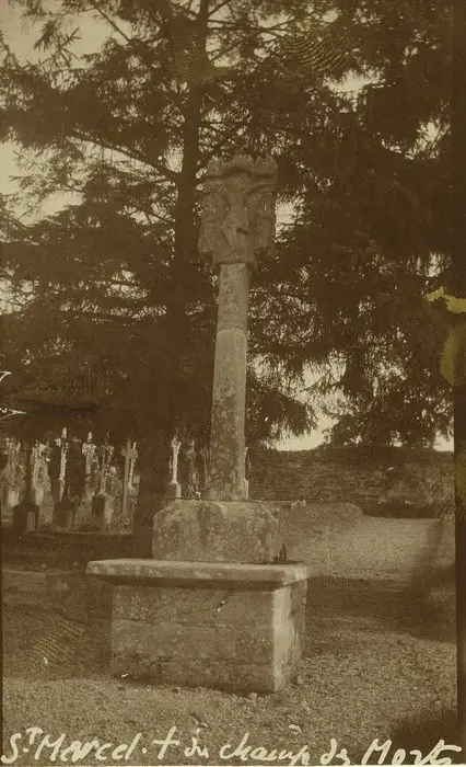 Foto von Kreuz von Champ-Des-Morts - POP Plateforme Ouverte du Patrimoine / Base Mérimée - © Ministère de la Culture (France), Médiathèque du patrimoine et de la photographie, tous droits réservés