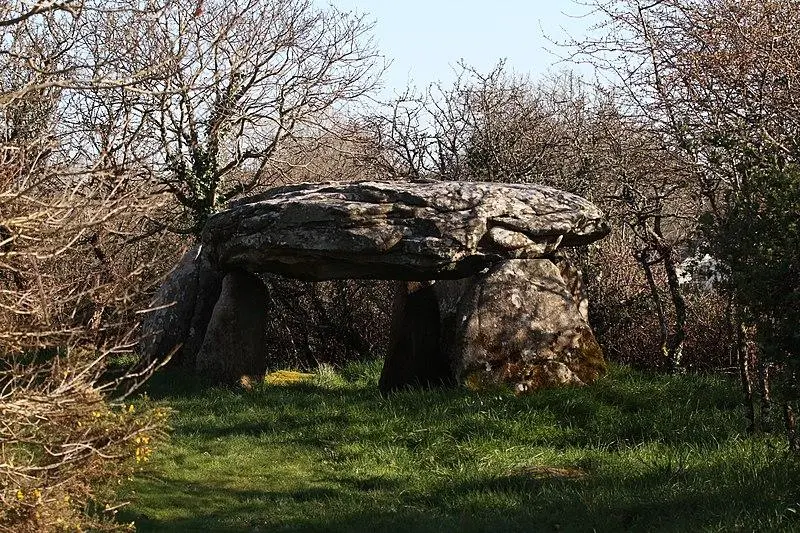 Foto von Zwei Dolmens bei Galerie de Kerhan Dit Roh-Vras (Grande-Roche) - Pymouss - © Creative Commons (https://creativecommons.org/licenses/by-sa/4.0/deed.fr)