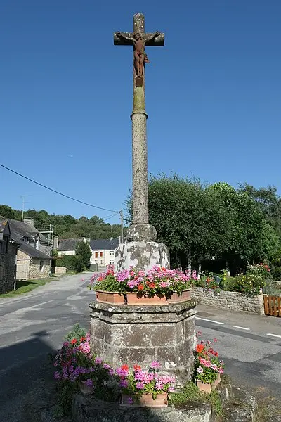 Foto von Überreste eines Kreuzes aus dem 15. Jahrhundert - Fab5669 - © Creative Commons (https://creativecommons.org/licenses/by-sa/4.0/deed.fr)