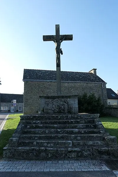 Picture of Bourg cross - Fab5669 - © Creative Commons (https://creativecommons.org/licenses/by-sa/4.0/deed.fr)