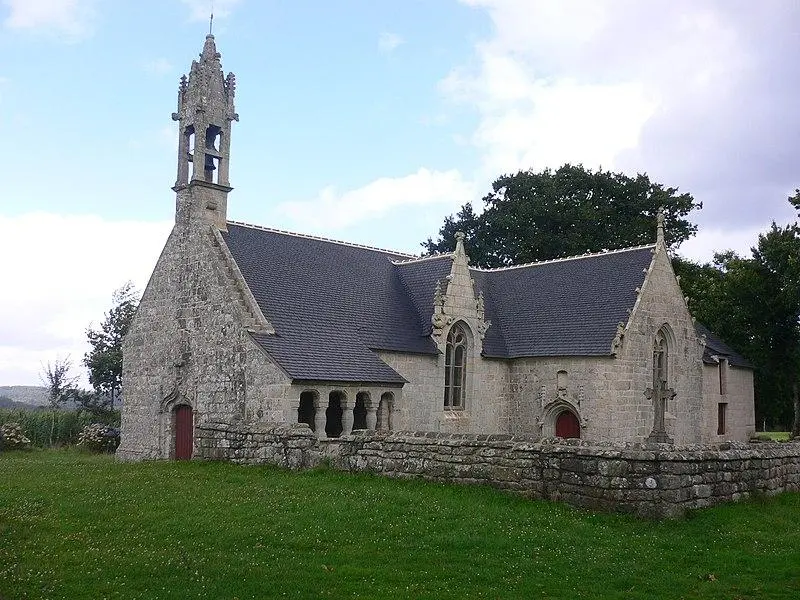 Photo de Chapelle Saint-Guen et son ossuaire - f.cadou - © Creative Commons (https://creativecommons.org/licenses/by-sa/4.0/deed.fr)