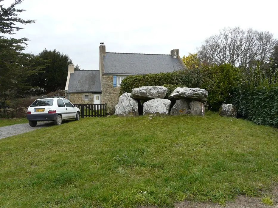 Foto di Dolmen alla galleria dit er-roh - POP Plateforme Ouverte du Patrimoine / Base Mérimée - © Ministère de la Culture (France), Association Paysages de Mégalithes – Tous droits réservés