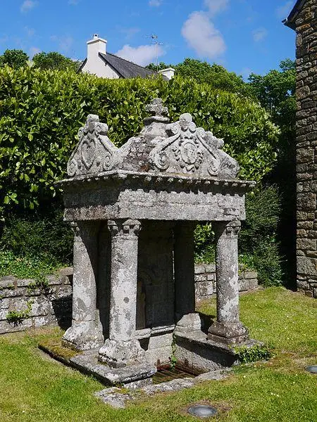 Photo de Fontaine Saint-Servais et son lavoir - Simon de l'Ouest - © Creative Commons (https://creativecommons.org/licenses/by-sa/4.0/deed.fr)