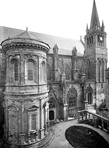 Photo de Cathédrale Saint-Pierre - POP Plateforme Ouverte du Patrimoine / Base Mérimée - © Ministère de la Culture (France), Médiathèque du patrimoine et de la photographie, diffusion RMN-GP