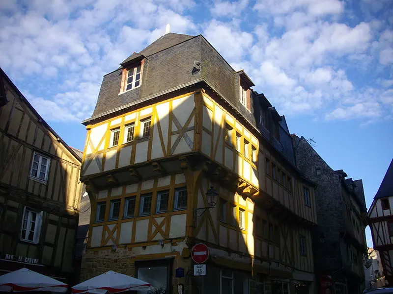 Photo de Ancienne cohue - Fab5669 - © Creative Commons (https://creativecommons.org/licenses/by-sa/4.0/deed.fr)