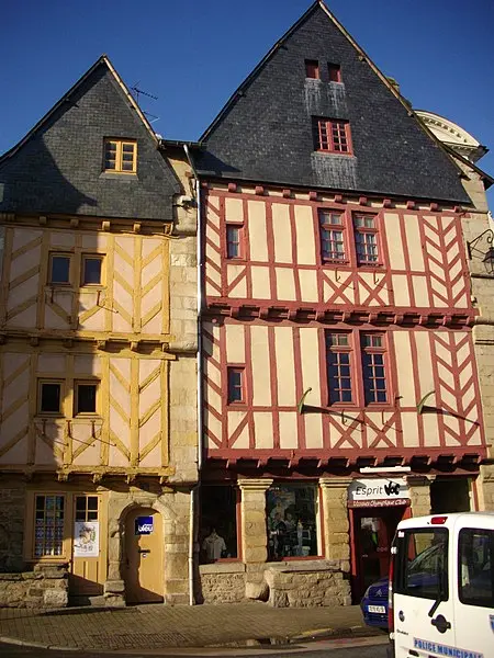 Foto de Casa conocida como Trois-Piliers y Casa Vecina, en la esquina de las dos calles - Fab5669 - © Creative Commons (https://creativecommons.org/licenses/by-sa/4.0/deed.fr)