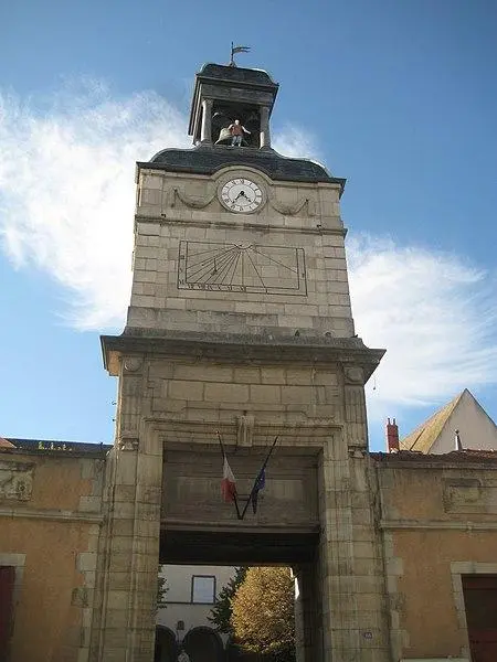 Foto de Ayuntamiento y Belfry - Sylenius - © Creative Commons (https://creativecommons.org/licenses/by-sa/4.0/deed.fr)