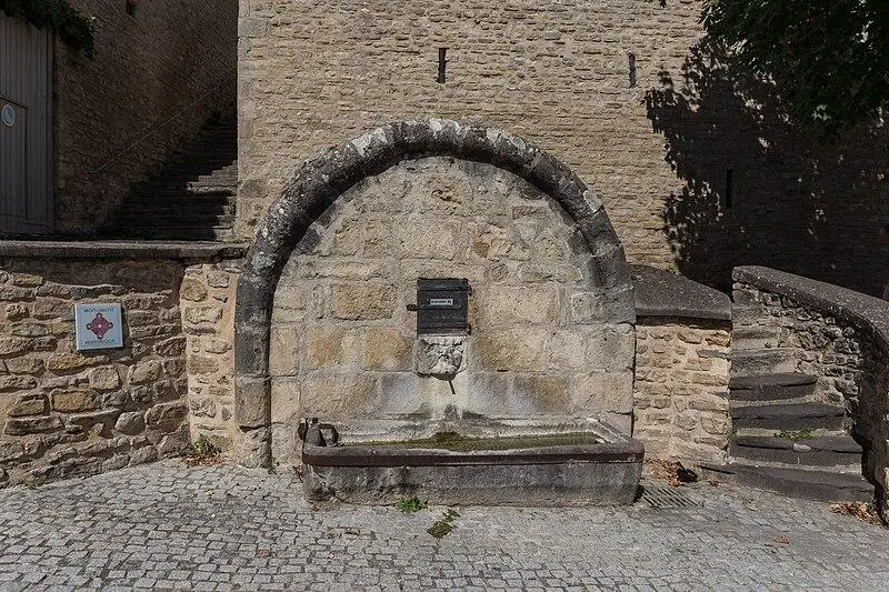 Foto de Fuente del siglo XII - Pymouss - © Creative Commons (https://creativecommons.org/licenses/by-sa/4.0/deed.fr)